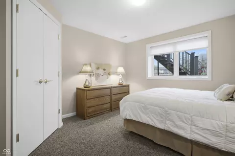 Bedroom - 301 Flatrock Dr, Columbus, IN 47201 photo 4 of 7