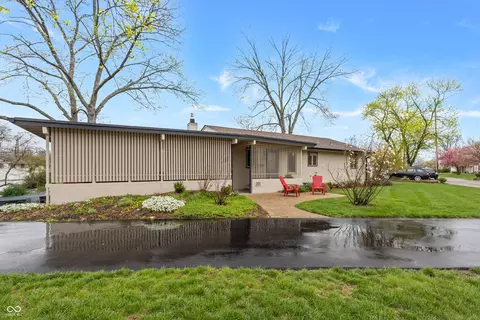 Exterior - 301 Flatrock Dr, Columbus, IN 47201 photo 3 of 12