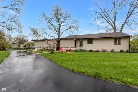 Exterior - 301 Flatrock Dr, Columbus, IN 47201 photo 5 of 12