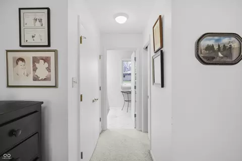 Entry Way - 301 Flatrock Dr, Columbus, IN 47201 photo 4 of 5