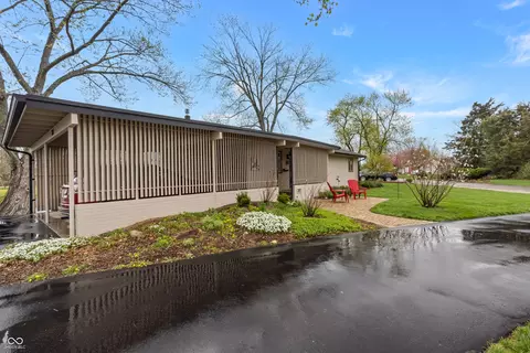 Exterior - 301 Flatrock Dr, Columbus, IN 47201 photo 4 of 12