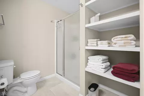 Bath - 301 Flatrock Dr, Columbus, IN 47201 photo 6 of 6