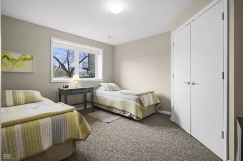 Bedroom - 301 Flatrock Dr, Columbus, IN 47201 photo 6 of 7