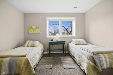 Bedroom - 301 Flatrock Dr, Columbus, IN 47201 photo 7 of 7