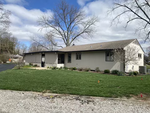 301 Flatrock Dr, Columbus, IN 47201