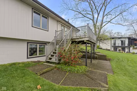 Exterior - 301 Flatrock Dr, Columbus, IN 47201 photo 11 of 12