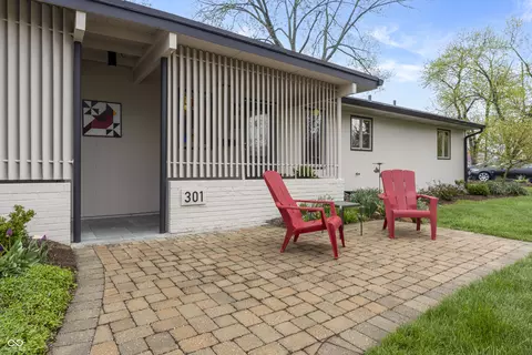 Exterior - 301 Flatrock Dr, Columbus, IN 47201 photo 6 of 12