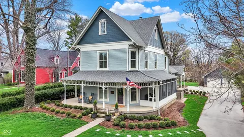 450 W Ash St, Zionsville, IN 46077