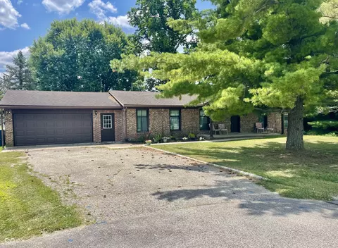 700 Albin Pond Rd, Greencastle, IN 46135