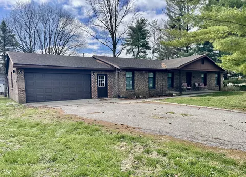 700 Albin Pond Rd, Greencastle, IN 46135