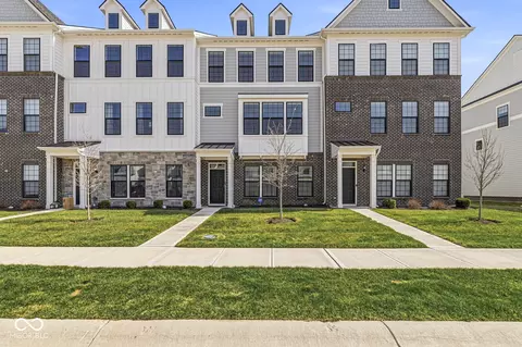 3267 Morab Dr, Zionsville, IN 46077