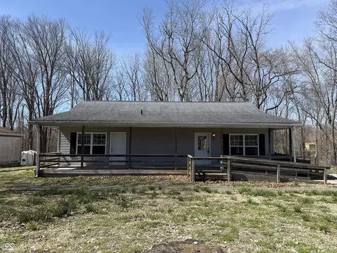 308 N Market St, Carthage, IN 46115