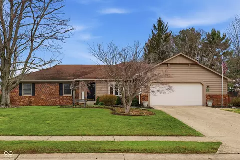 866 W Ashbourne Ln, Greenwood, IN 46142