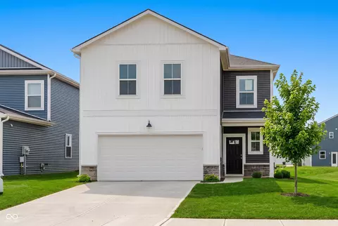 3807 Sterling Dr, Whitestown, IN 46075