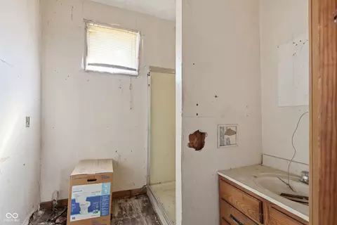 Bath - 217 E Washington St, Tipton, IN 46072 photo 1 of 1