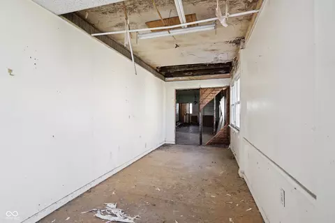 Entry Way - 217 E Washington St, Tipton, IN 46072 photo 1 of 4