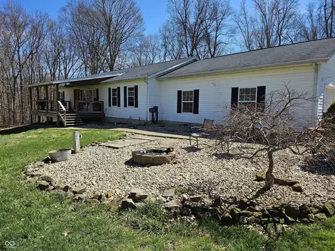 8585 Ridge Acres Dr, Trafalgar, IN 46181