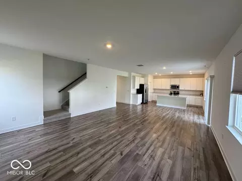 Living - 8585 Tripp Rd, Pendleton, IN 46064 photo 2 of 3