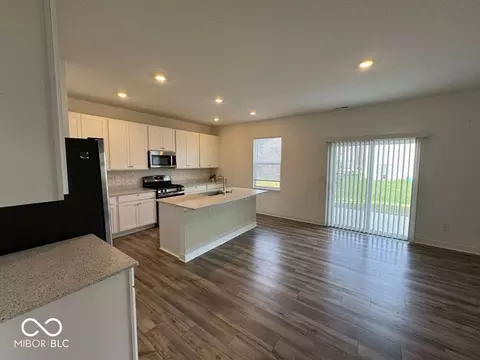 Kitchen - 8585 Tripp Rd, Pendleton, IN 46064 photo 3 of 4