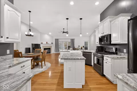 Kitchen - 1414 E Commander Ct, Bloomington, IN 47401 photo 3 of 4