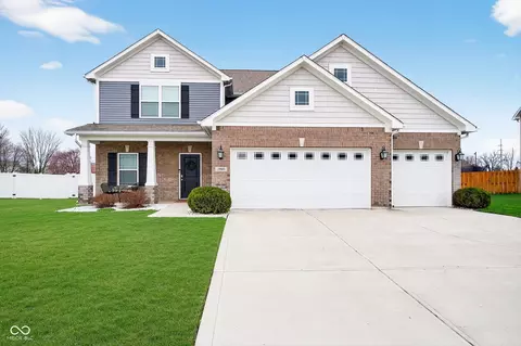 1900 Doncaster Dr, Avon, IN 46123