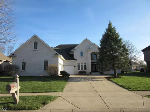 373 Southwind Ln, Greenwood, IN 46142