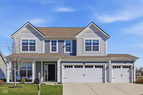 6724 Red Barn Dr, Whitestown, IN 46075