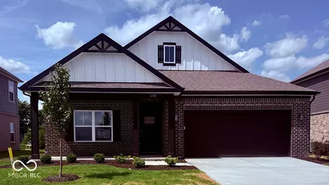 1220 Foxtail Ln, Greenwood, IN 46143