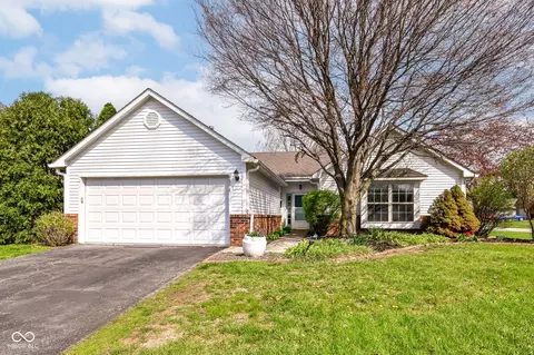 6896 Cherry Laurel Ln, Fishers, IN 46038
