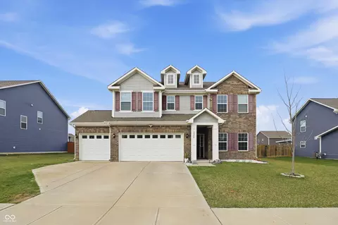 2268 Maple Stone Ln, Greenwood, IN 46143