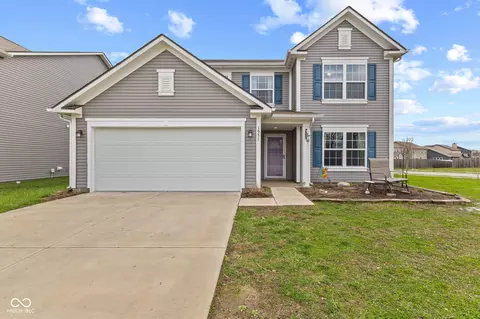 1951 Turning Leaf Dr, Franklin, IN 46131