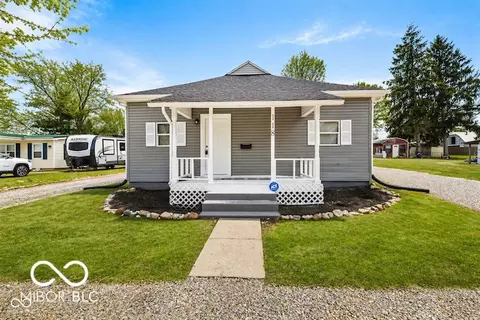 118 Pennsylvania St, Shirley, IN 47384