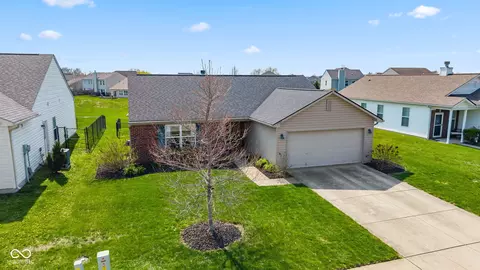 3492 Limelight Ln, Whitestown, IN 46075