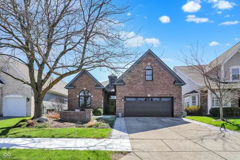 9061 Crystal Lake Dr, Indianapolis, IN 46240