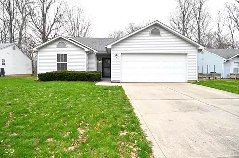 8732 Woodpointe Cir, Indianapolis, IN 46234