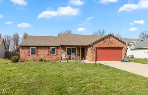 52 Grassy Dr, Whiteland, IN 46184