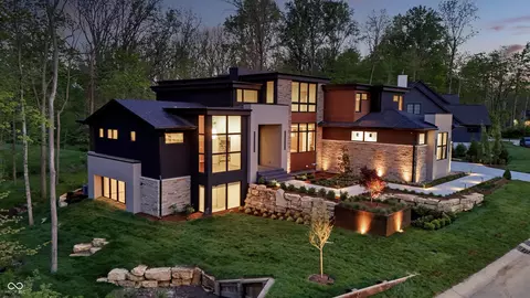 4435 Strathmore Ln, Zionsville, IN 46077