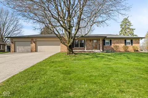 624 Redbud Ln, Greenwood, IN 46142