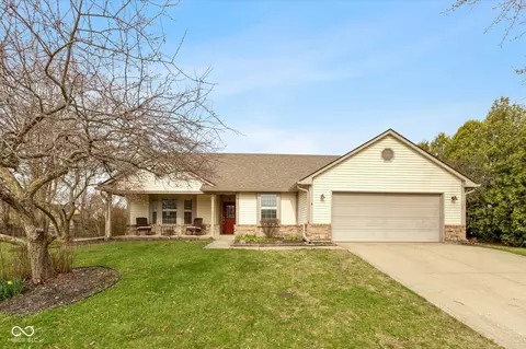 5451 Pine Knoll Blvd, Noblesville, IN 46062