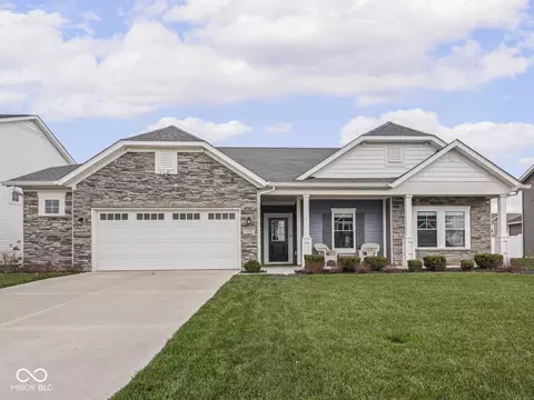 7176 Hart St, Cumberland, IN 46229