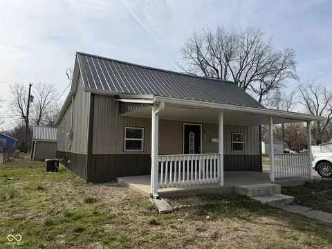 522 N Main St, Clinton, IN 47842