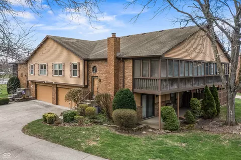 7471 Prairie Lake Dr, Indianapolis, IN 46256