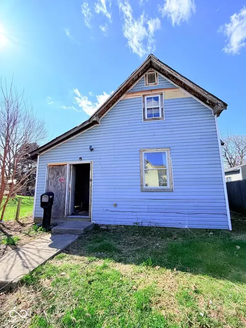 2221 E Lynn St, Anderson, IN 46016