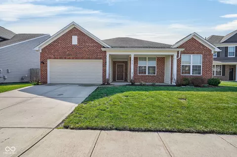 6121 Marigold Ct, Whitestown, IN 46075