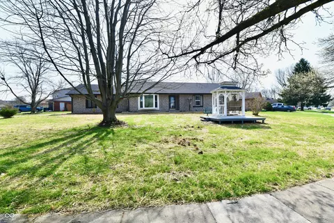 3151 Prairie Dr, Greenwood, IN 46142