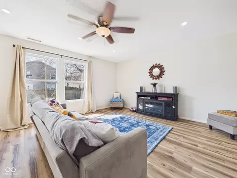 Living - 9511 W Quarter Moon Dr, Pendleton, IN 46064 photo 1 of 3