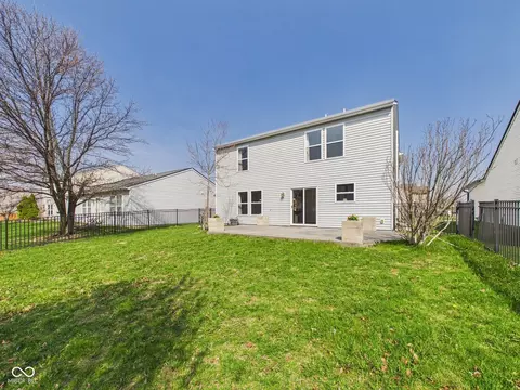 Exterior - 9511 W Quarter Moon Dr, Pendleton, IN 46064 photo 4 of 5
