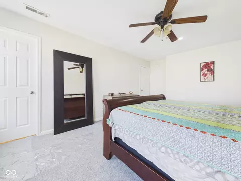 Bedroom - 9511 W Quarter Moon Dr, Pendleton, IN 46064 photo 9 of 10