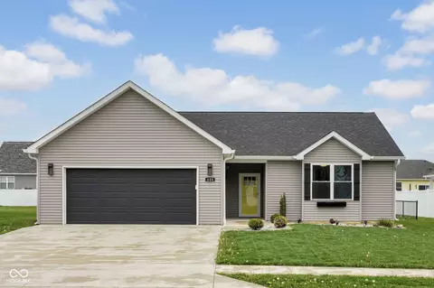 123 Woods Edge Blvd E, Greencastle, IN 46135