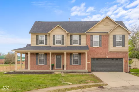 1911 St James Pl, Columbus, IN 47201